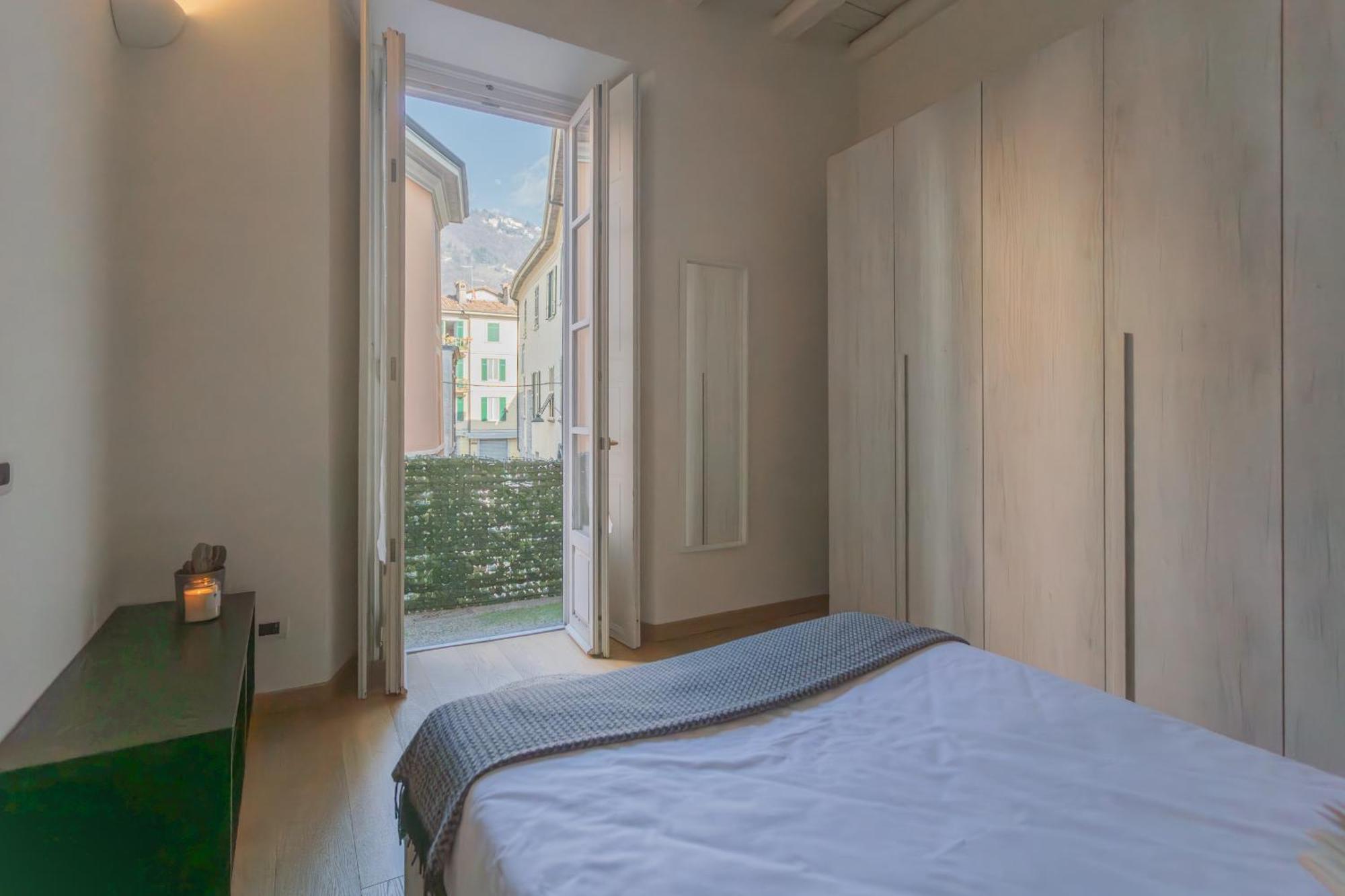 Wine Not Apartment In Como City Centre Екстер'єр фото